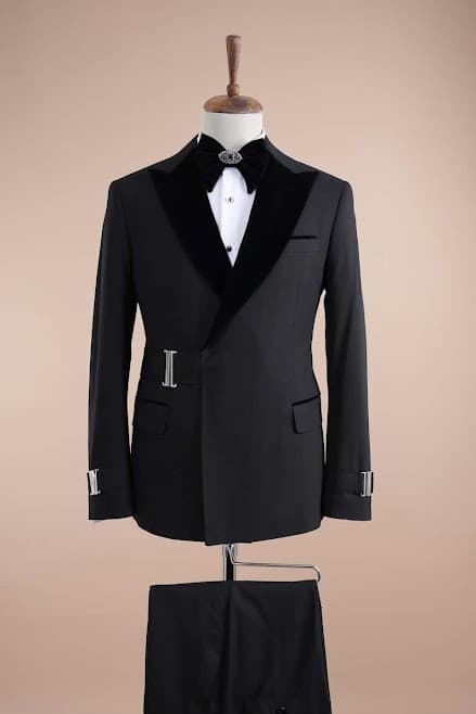 The Obsidian Sovereign Double-Breasted Suit